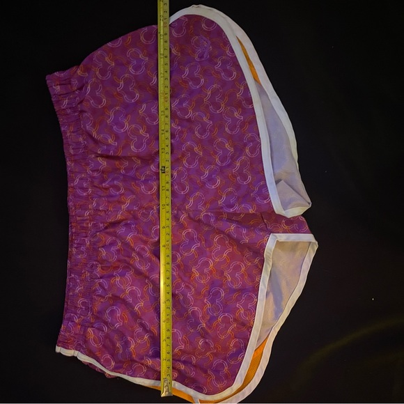 Women's pony Purple‎ Patterned Shorts - Picture 5 of 9